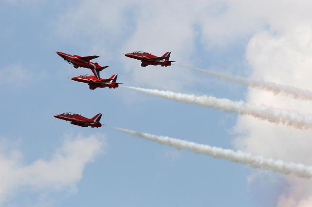 131 Red Arrows - RAF.JPG